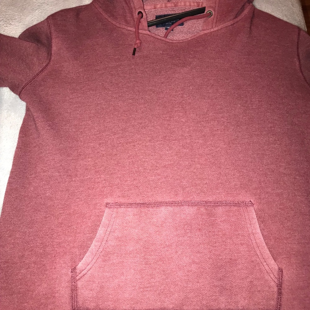 American Eagle sweat shirt.